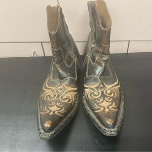 Ferrato Cowboy Boots Western Embroidered factory distressed Low Cut Ankle  9